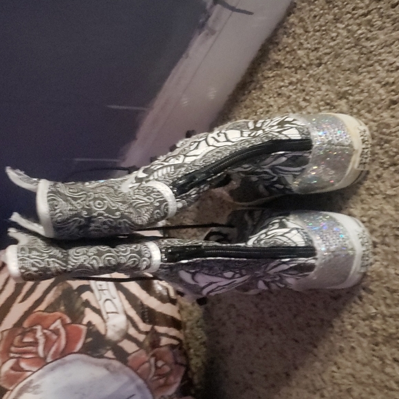 COPY - Ed Hardy Shin High Shoes - Picture 3 of 4
